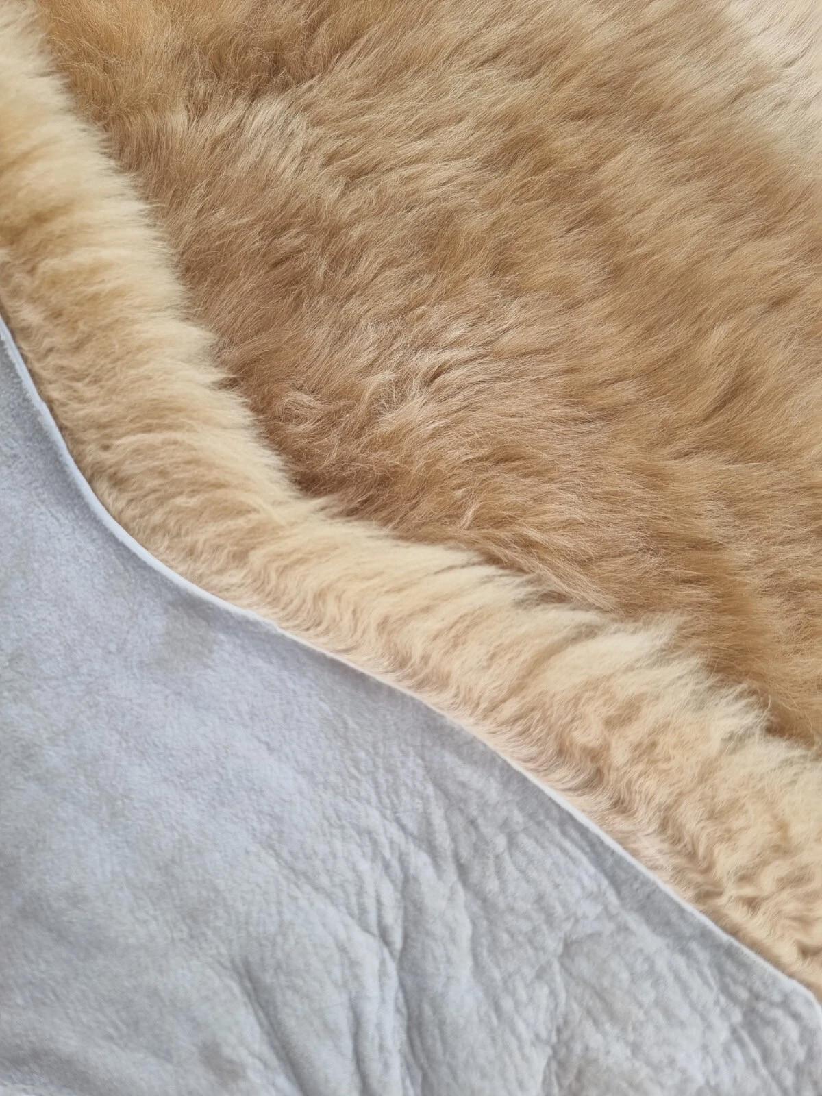 SCHAFFELL Premium Lammfell Natur ungeschoren weiche Wolle Beige dyed ca. 115 cm - Beige, Fell (65/115cm) - Provellus