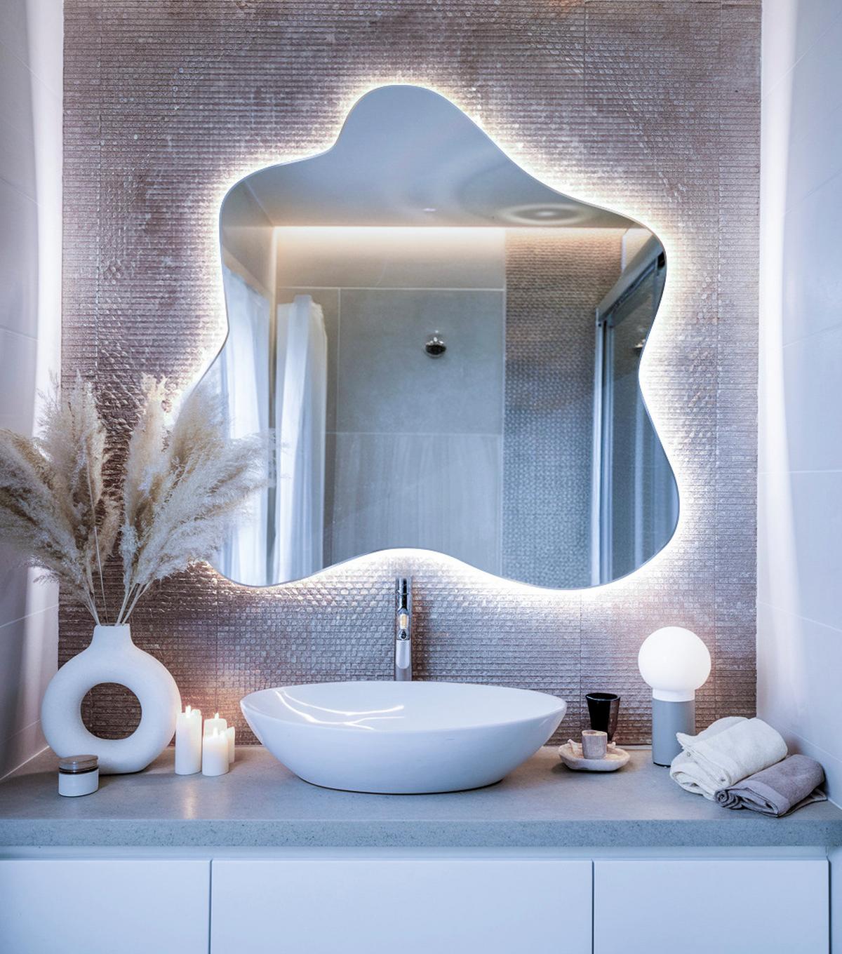 LED SPIEGEL 77,3 x 76,6 cm Unregelmäßige Form Kaltweiß 6500K - Transparent, Glas (77.3/77.3/0.4cm) - TULUP