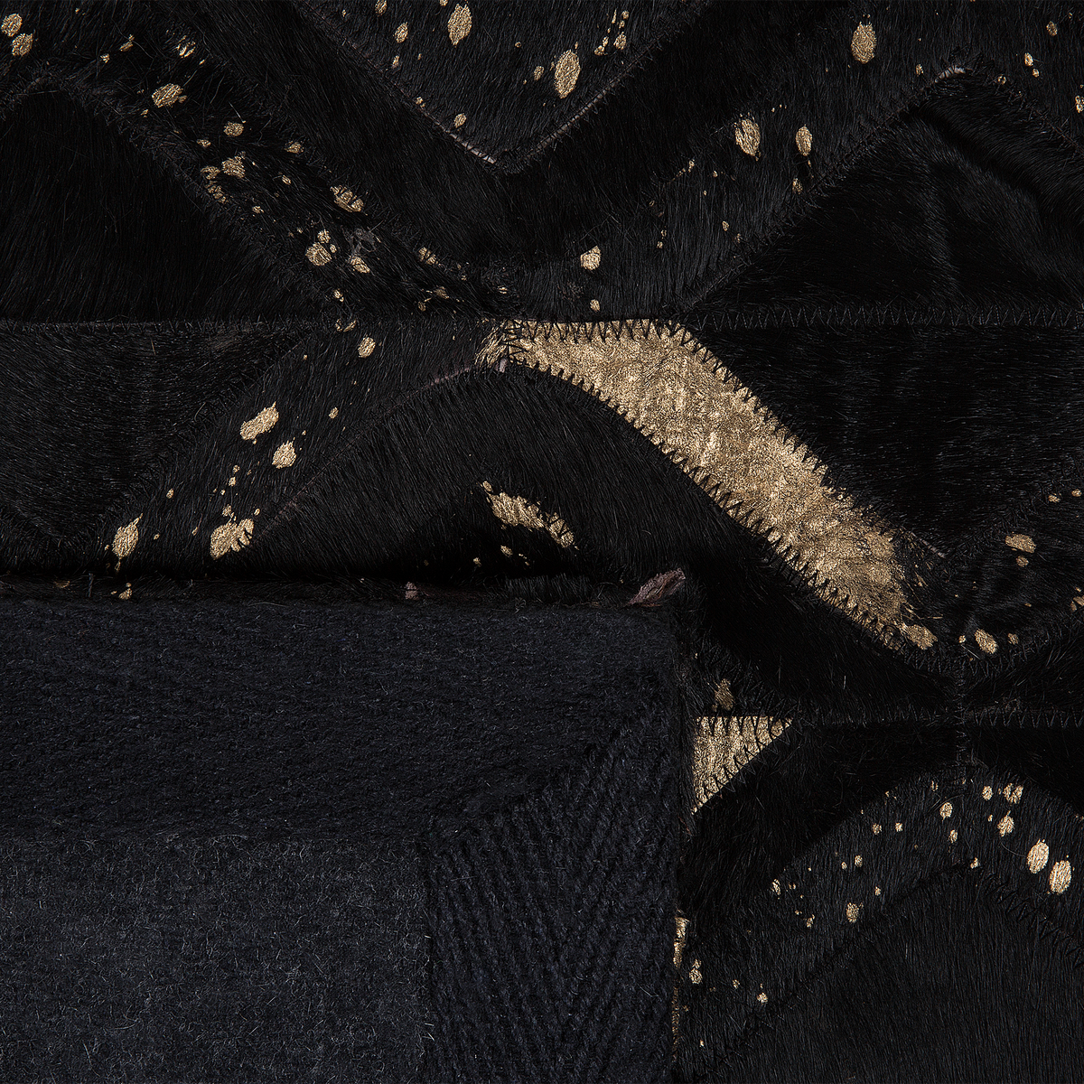 KURZFLOR-TEPPICH Develi 200/140 cm - Schwarz, Fell (140/200cm) - Beliani