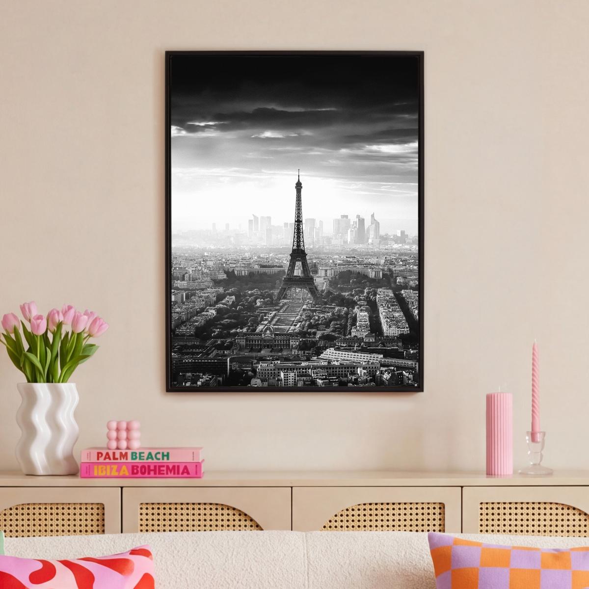 LEINWAND Bilder mit Rahmen - Paris - Skyline - Eiffelturm - Stadt - Wolken - 70x100 - Dunkelgrau, Textil (70/100cm) - MuchoWow