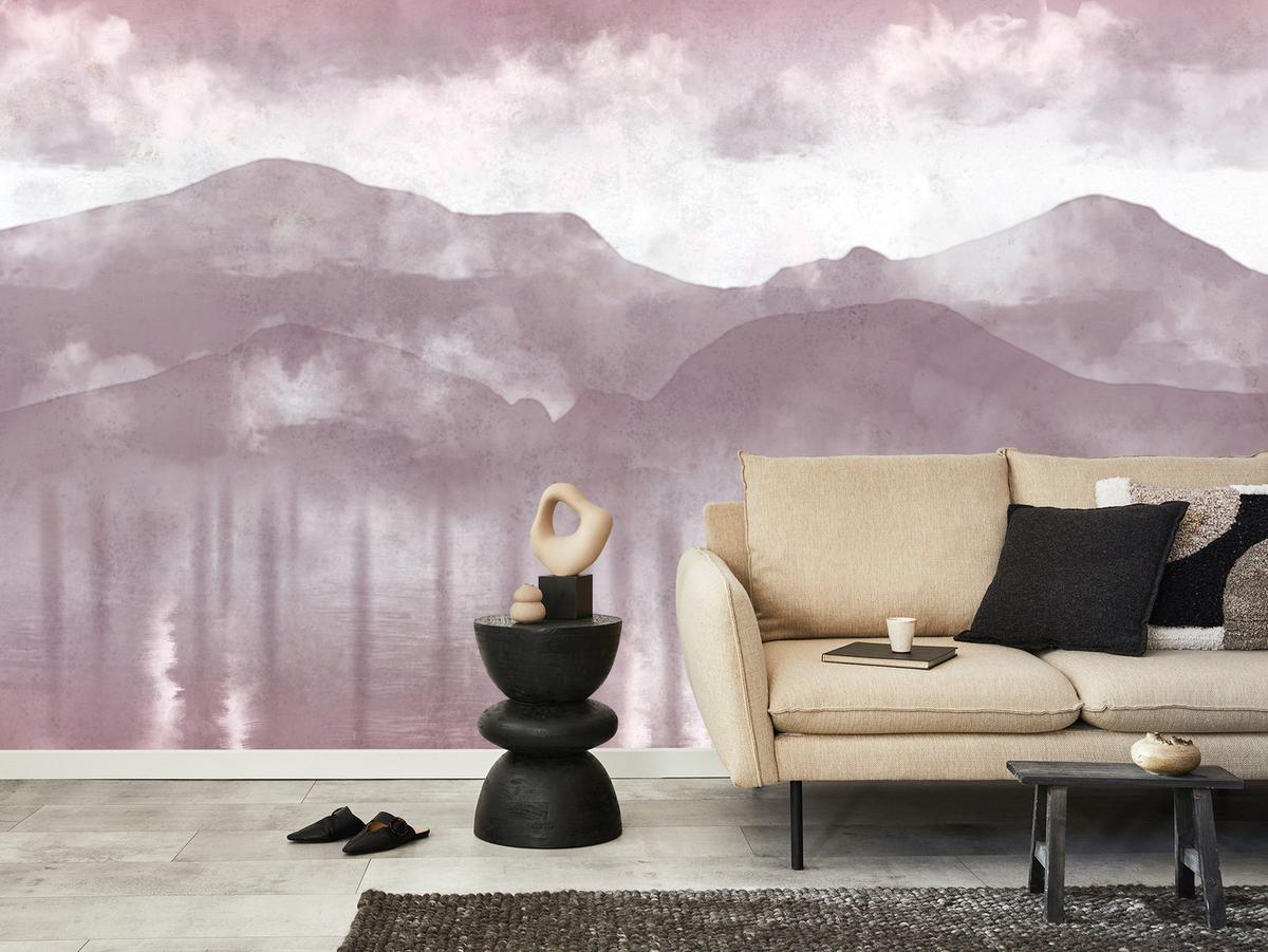 FOTOTAPETE Neblige violette Landschaft Berge 450x315 - Violett/Rosa, Papier (450/315cm) - Muralo