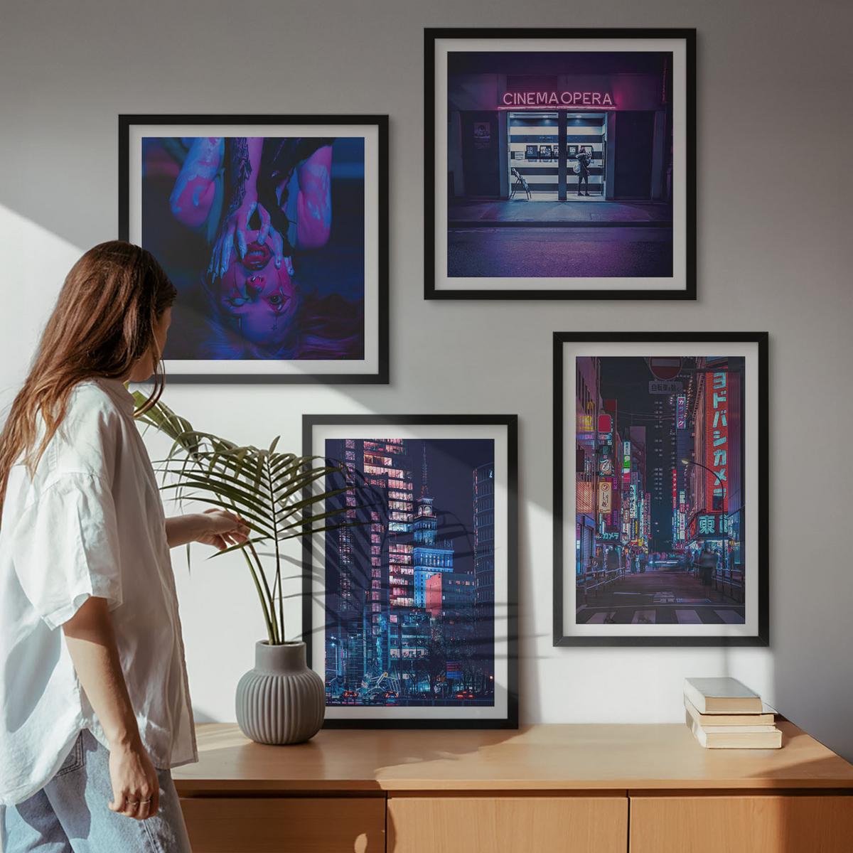 BILDER SET 4er Set - 50x50 cm & 40x60 cm Schwarzer Rahmen - Nachtstadt mit Neonlichtern - Schwarz, Kunststoff (50/50cm) - TULUP