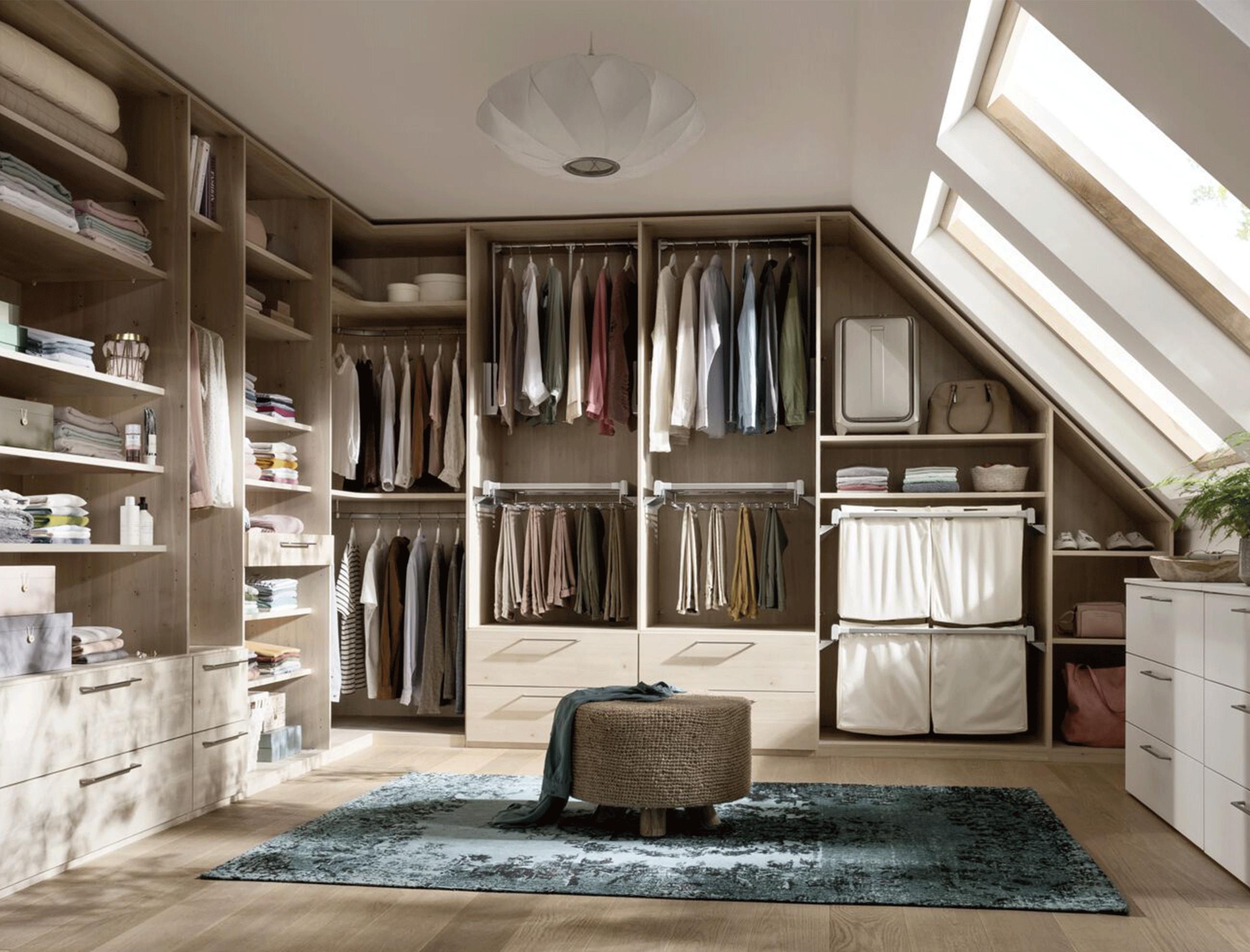 Kleiderschrank