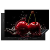 HERDABDECKPLATTE Kirsche - Rot - Frucht - Wasser - Schwarz Induktionsmatte 83x51 cm - Kirschrot, Kunststoff (83/51.5/0.2cm) - MuchoWow