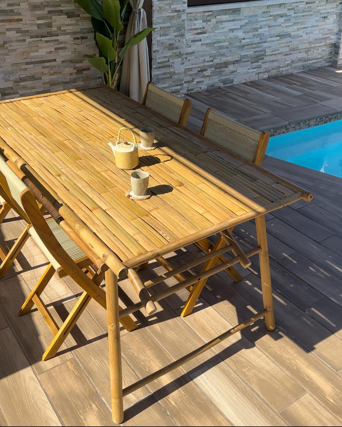 GARTENTISCH 180/90 cm Massivholz Heller Holzfarbton Tindari - Hellbraun, Holz (180/90/75cm) - Beliani