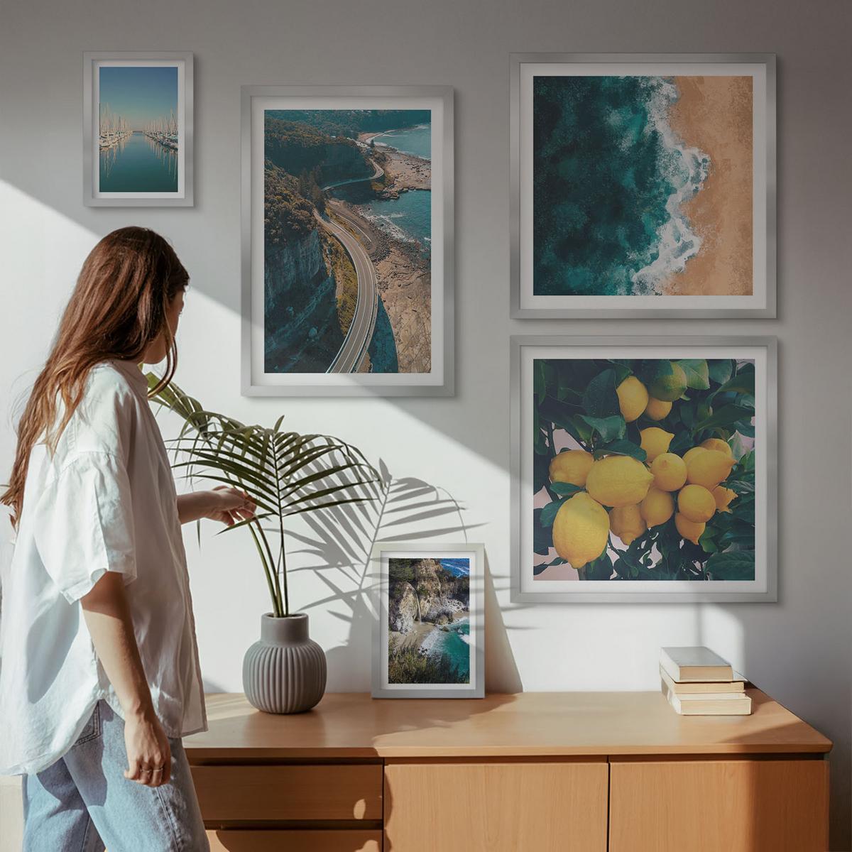 BILDER SET 5er Set - 50x50 cm & 20x30 cm & 40x60 cm Silberner Rahmen - Straßen am Meer, ein Meer aus Zitronen - Silberfarben, Kunststoff (40/60cm) - TULUP