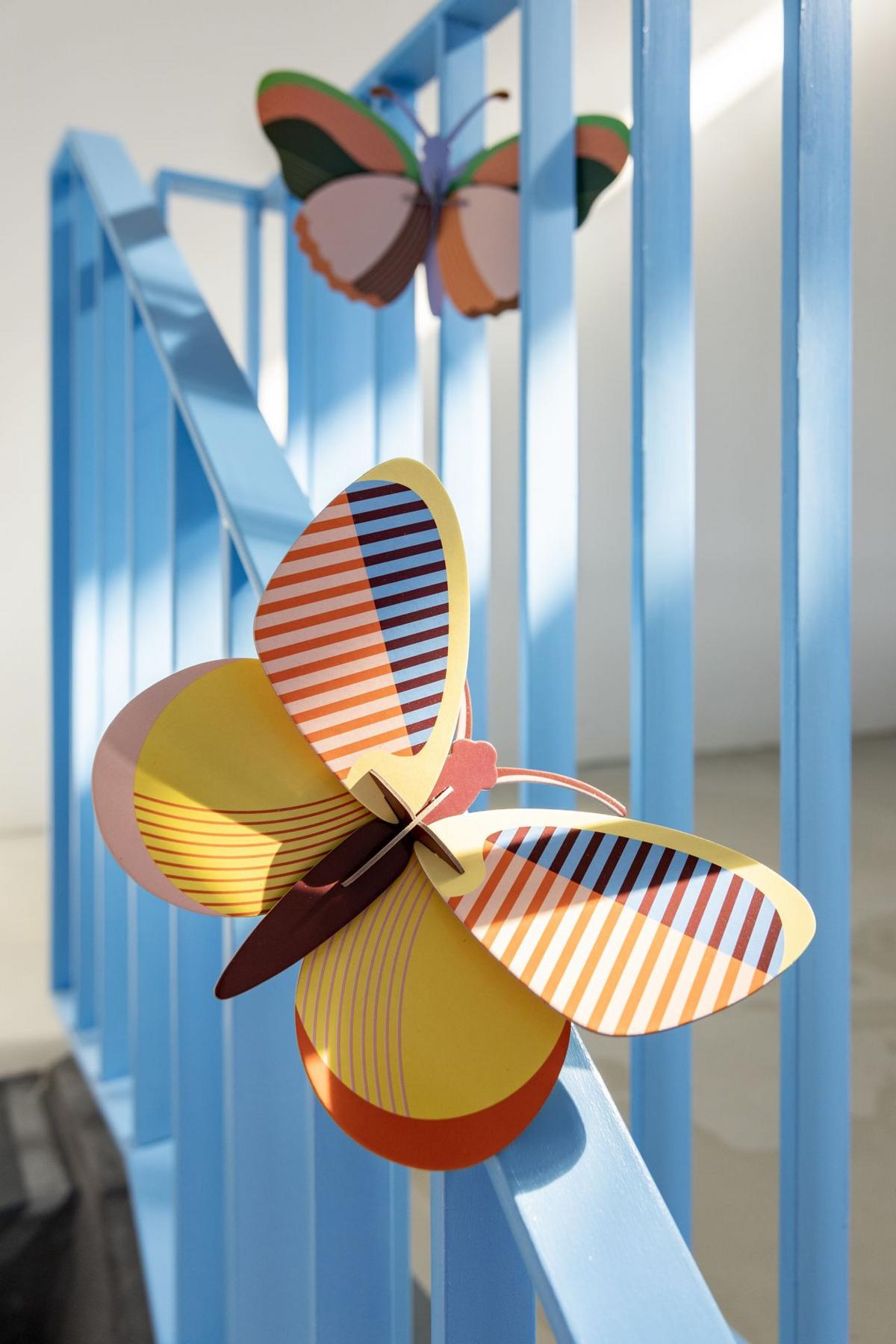 WANDDEKO Pfirsichflattern 8.5/16.5 cm - Multicolor, Wellpappe (8.5/16.5/27cm) - Studio Roof