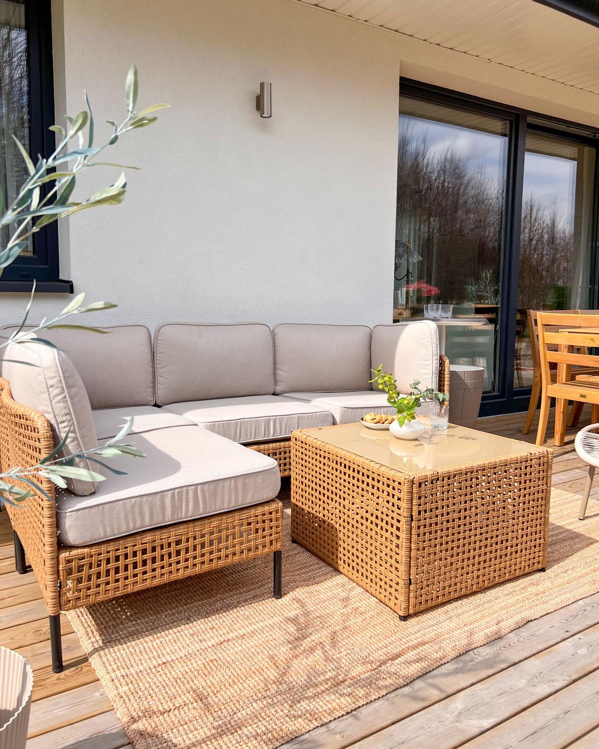 GARTENSOFA mit Tisch 4-Sitzer modular Polyrattan Hellbeige Omegana - Beige/Schwarz, Kunststoff (276/80/68cm) - Beliani