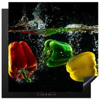 HERDABDECKPLATTE Paprika - Gemüse - Wasser - Schwarz - Rot - Grün - Gelb Induktionsmatte 78x78 cm - Multicolor, Kunststoff (78/78/0.2cm) - MuchoWow
