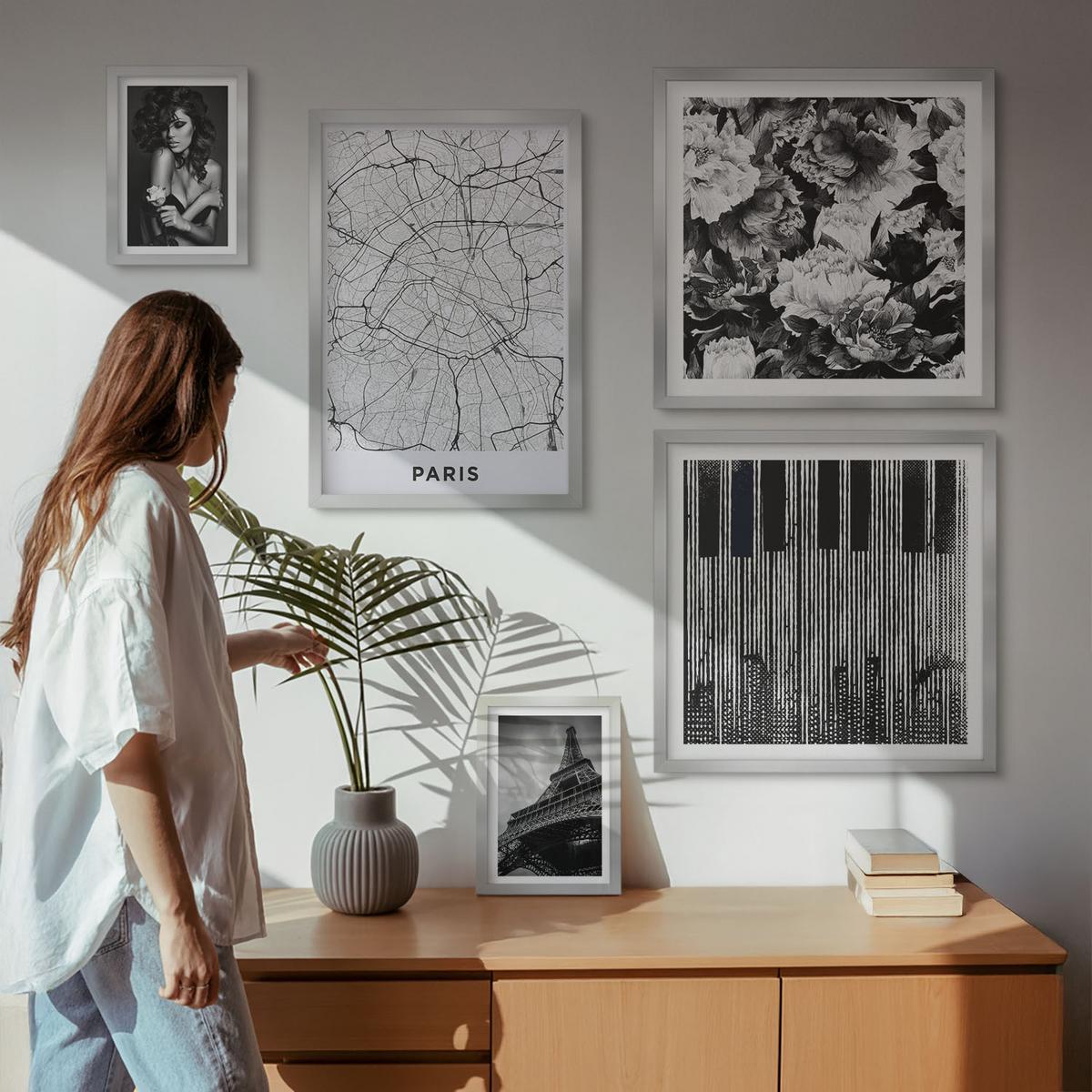 BILDER SET 5er Set - 50x50 cm & 20x30 cm & 40x60 cm Silberner Rahmen - Porträt einer Frau mit einer Eiffel-Rose - Silberfarben, Kunststoff (40/60cm) - TULUP