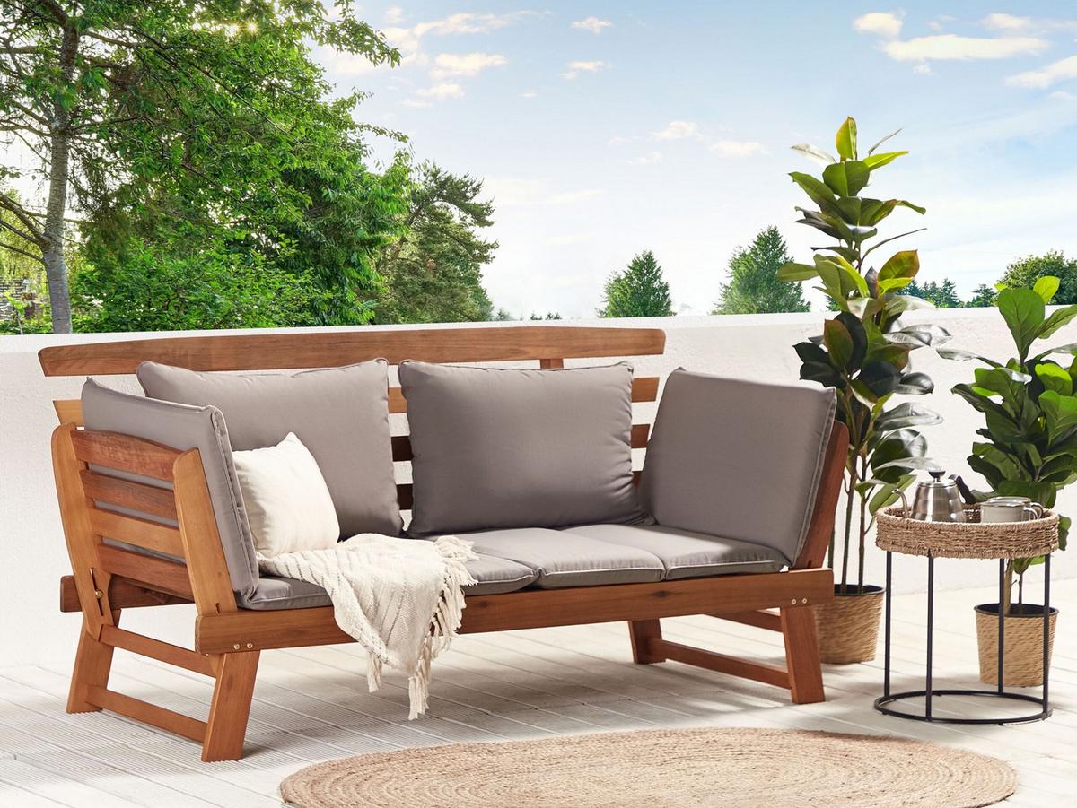 GARTENSOFA Eukalyptusholz hellbraun verstellbare Armlehnen 210 cm Portici - Hellbraun, Holz (210/82/66cm) - Beliani