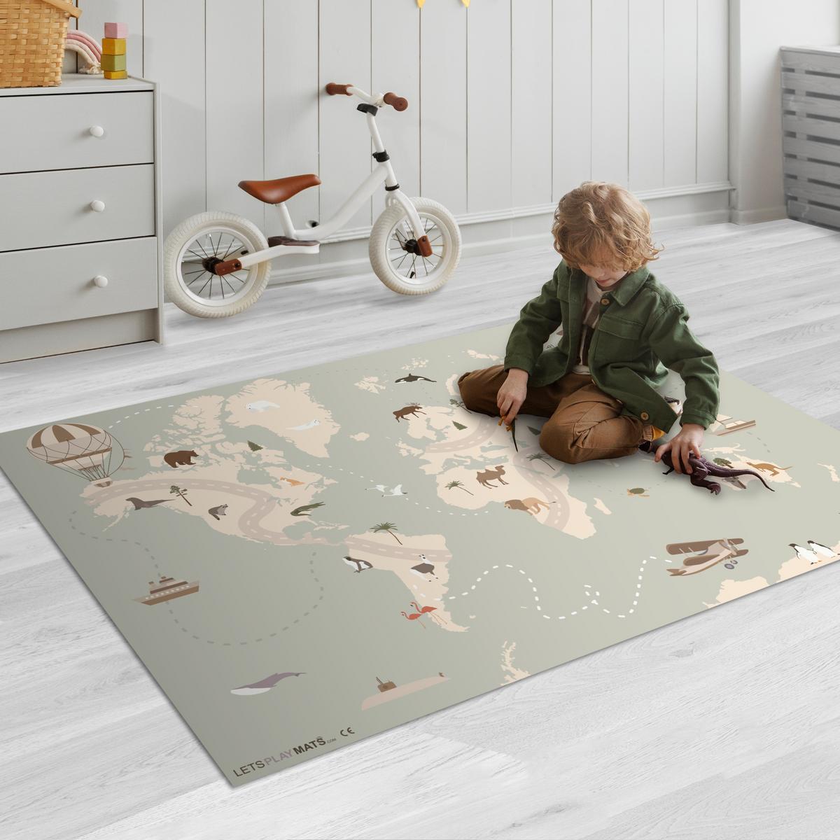 KINDERTEPPICH Weltkarte - Tiere - Flugzeug - Kind - Heißluftballon Spielmatte 135x90 cm - Salbeigrün, Kunststoff (135/0.3cm) - OnlyWow