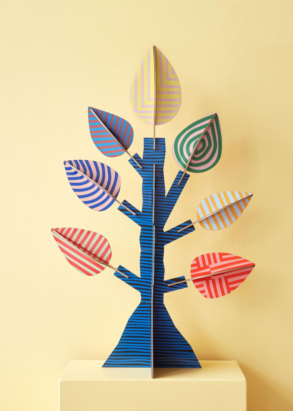 DEKOFIGUR Gestreifter Baum 22.9/74 cm - Multicolor, Wellpappe (22.9/74/46cm) - Studio Roof