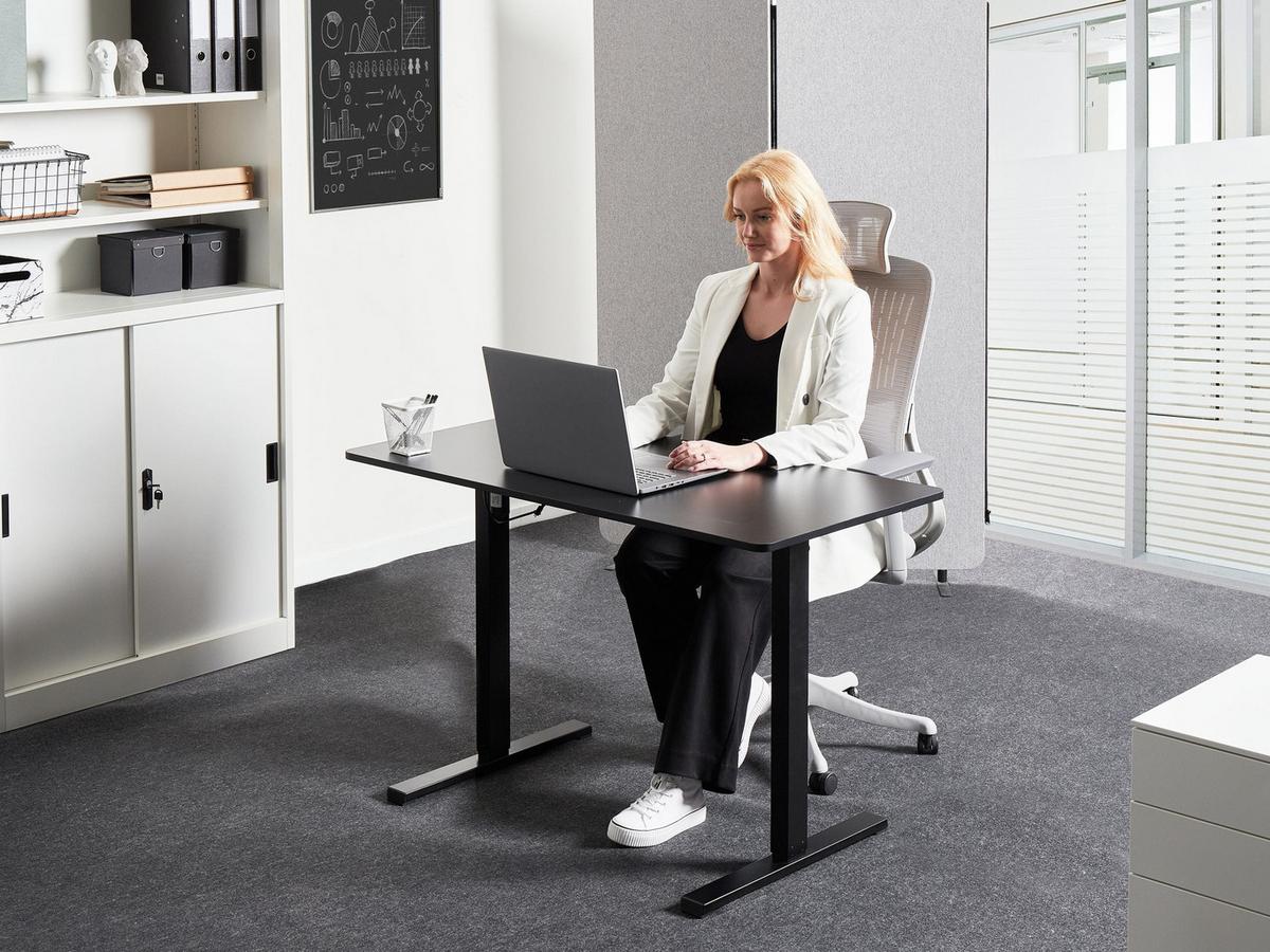 SCHREIBTISCH elektrisch höhenverstellbar 120/60 cm Schwarz Tavares - Schwarz, Holzwerkstoff/Metall (60/120/75cm) - Beliani