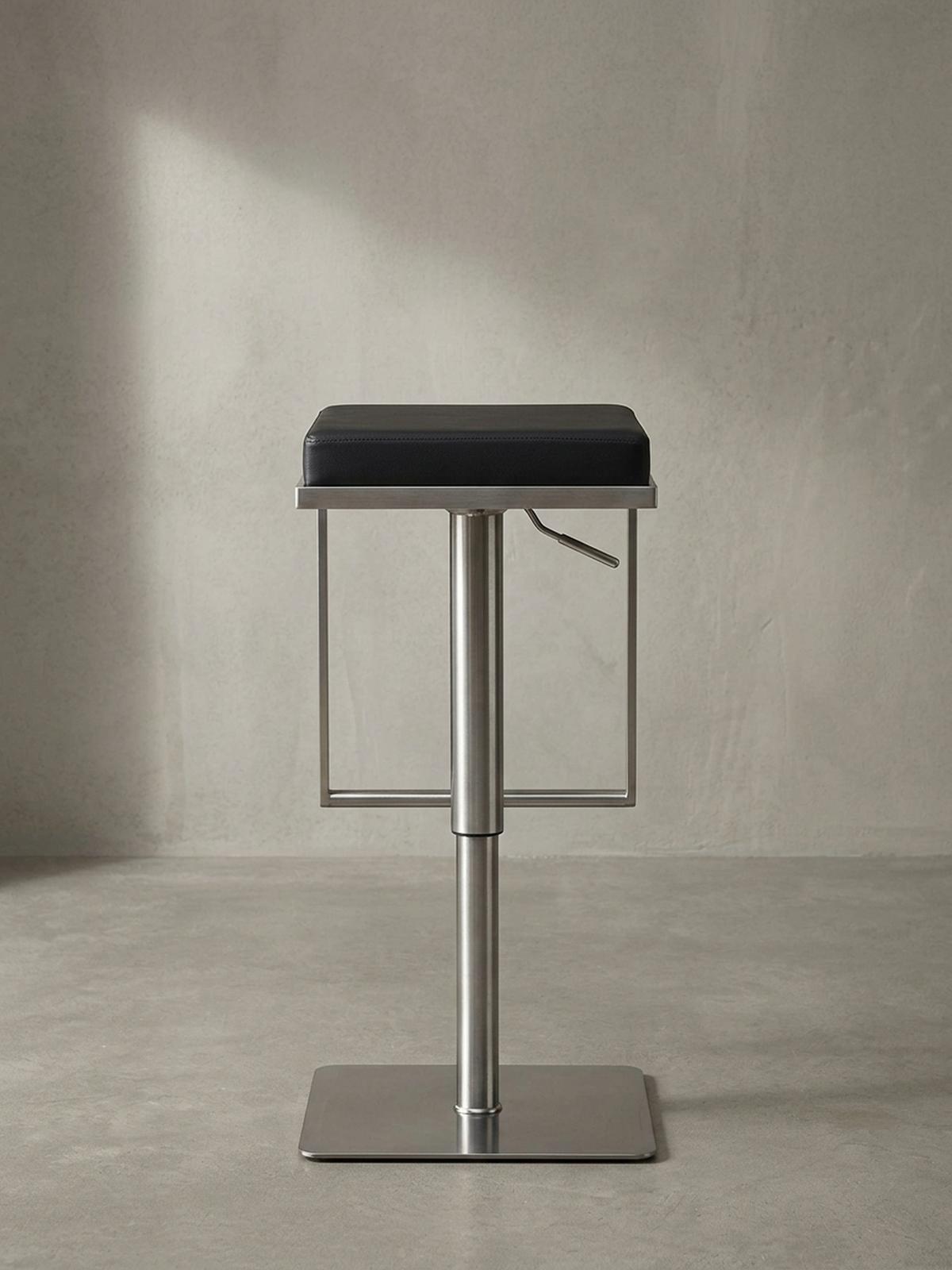 BARHOCKER – Schwarz, Kunstleder, Edelstahl, höhenverstellbar, drehbar, gepolstert, Modern - Silberfarben/Schwarz, Kunststoff/Textil (38/91/39cm) - KADIMA DESIGN