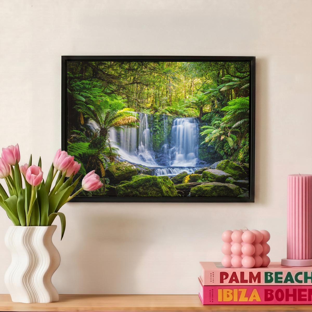 LEINWAND Bilder mit Rahmen - Dschungel - Wasserfall - Australien - Pflanzen - Natur - 40x30 - Dunkelgrün, Textil (40/30cm) - MuchoWow