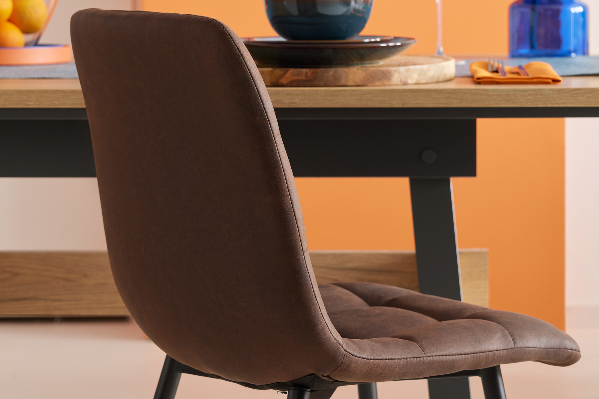 Stuhl braun Mikrofaserbezug Innenleben Schaumstoff