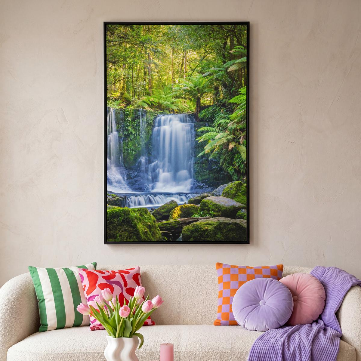 LEINWAND Bilder mit Rahmen - Dschungel - Wasserfall - Australien - Pflanzen - Natur - 80x120 - Dunkelgrün, Textil (80/120cm) - MuchoWow