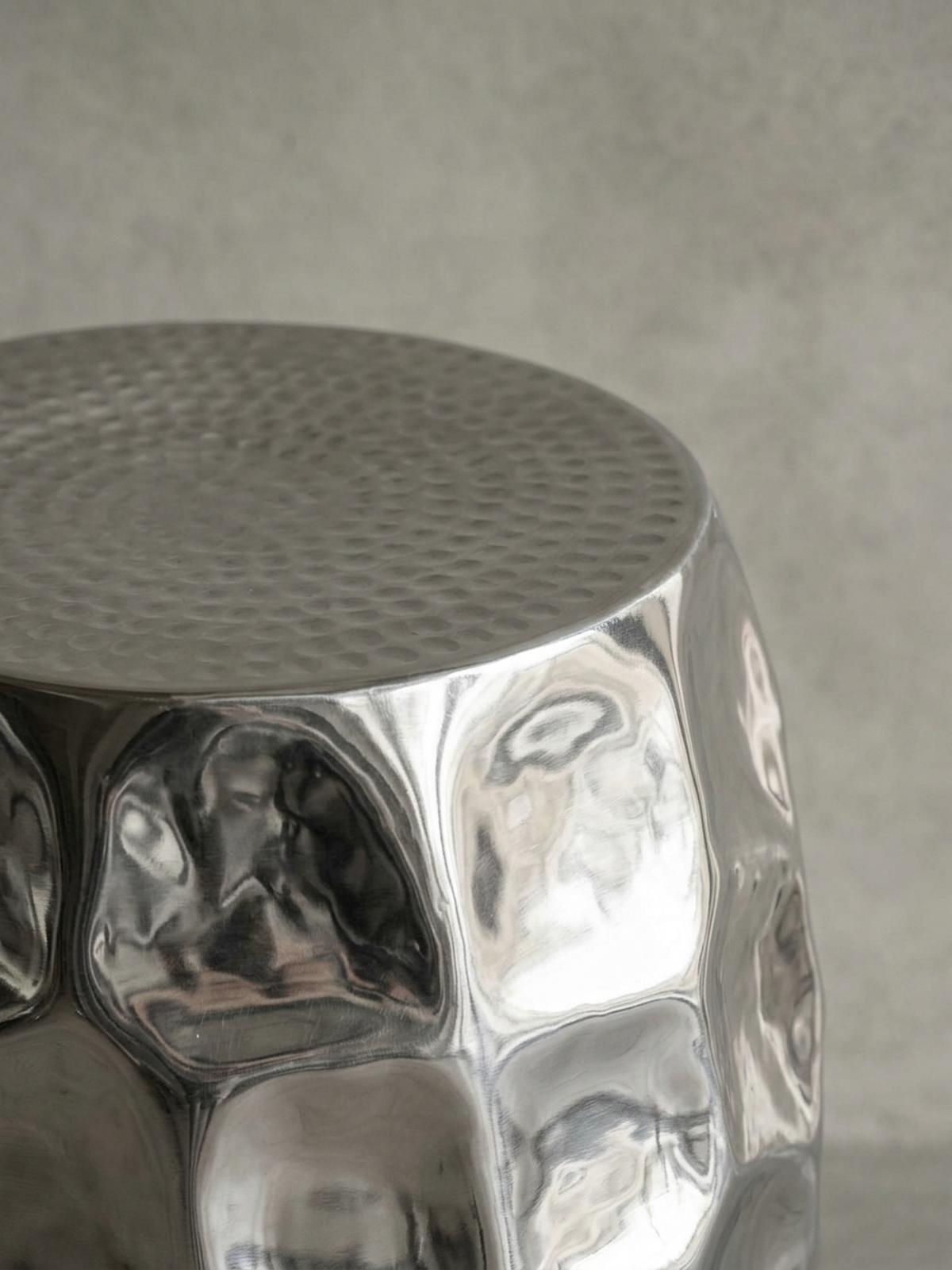 BEISTELLTISCH Aluminium Hammerschlag Pflegeleicht ENNS, Silber 30x30x47 cm - Silberfarben, Metall (30/30/47cm) - KADIMA DESIGN