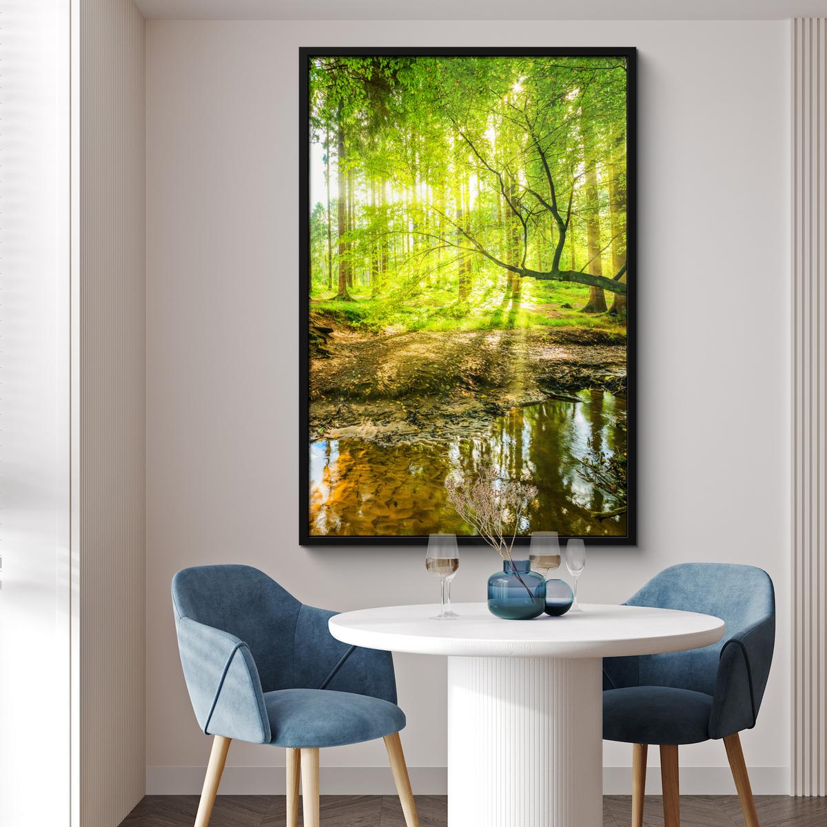 POSTER MIT RAHMENGERAHMTES BILD Wald - Landschaft - Wasser - Bäume - Sonne - Grün - Natur Bilderleiste 80x120 cm - Grün, Papier (80/120cm) - MuchoWow