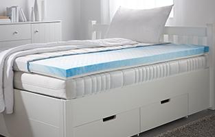 Boxspringbett-Topper von mömax, beispielsweise mit Komfortschaumkern.