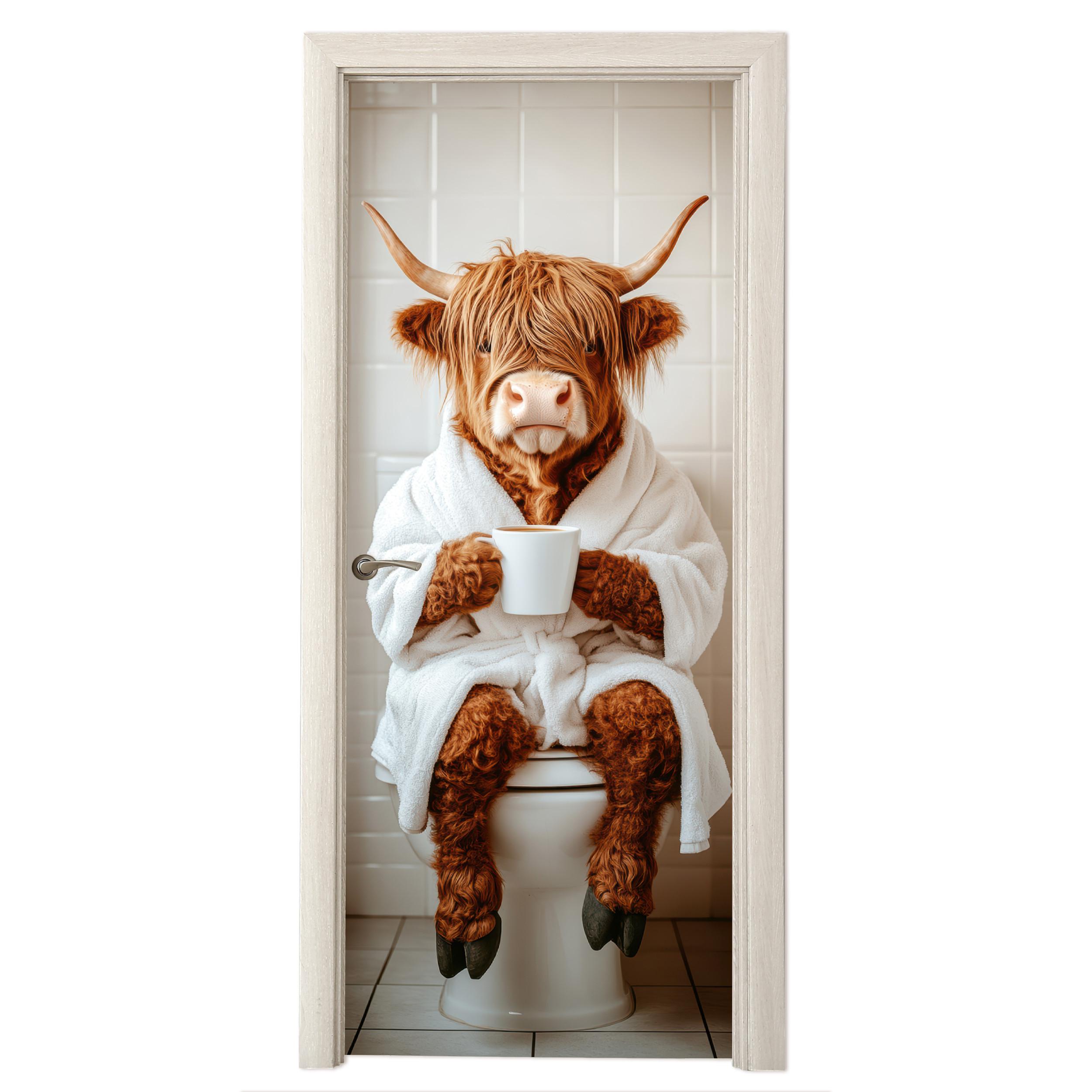 TÜRAUFKLEBER Schottischer Highlander - WC - Bademantel - Modern - Tiere Wanddeko 90x205 cm - Türtapete - Kastanienfarben, Kunststoff (90/0.1/205cm) - MuchoWow