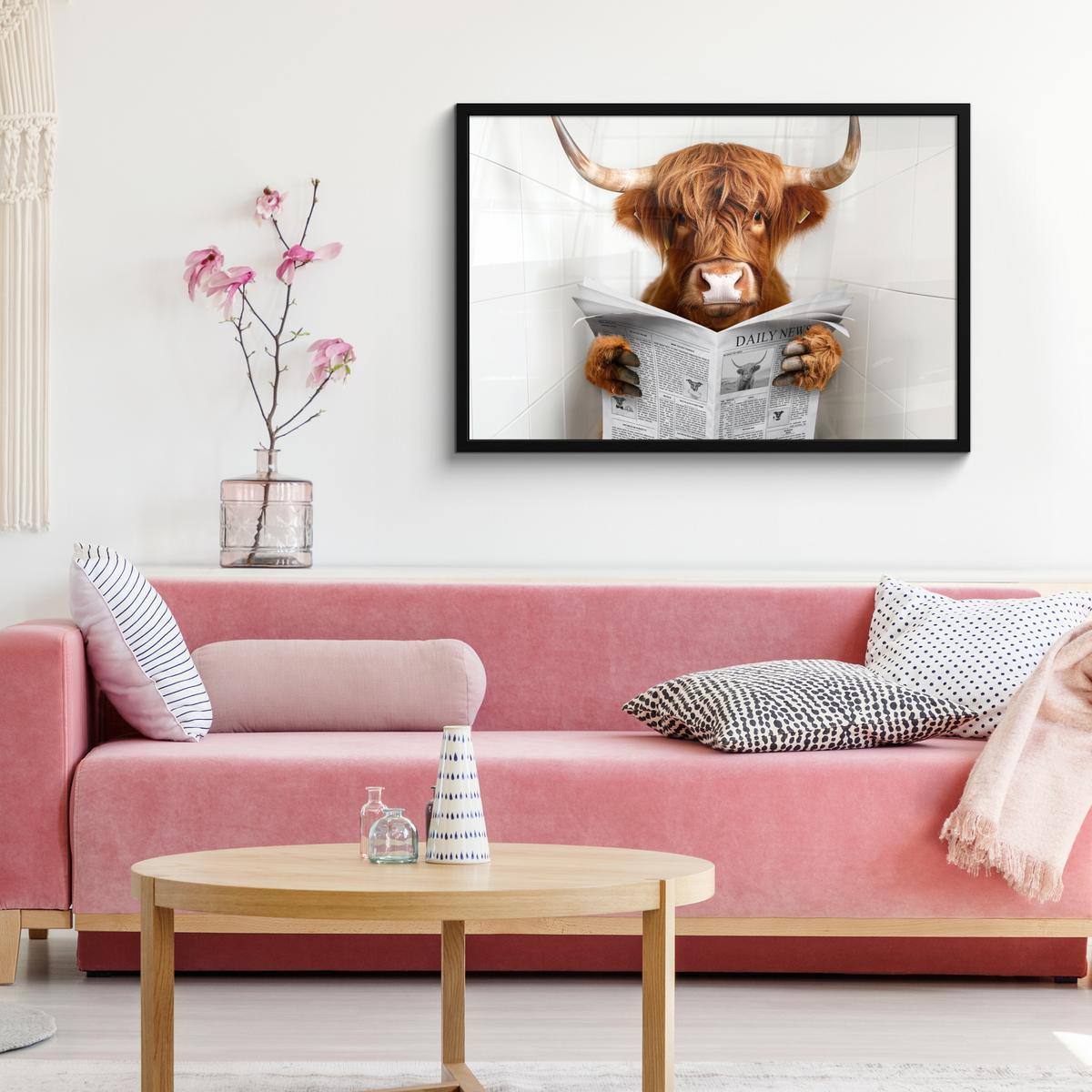 POSTER MIT RAHMENGERAHMTES BILD Schottischer Highlander - Tier - Zeitung - Toilette 90x60 cm - Kastanienfarben, Papier (90/60cm) - MuchoWow