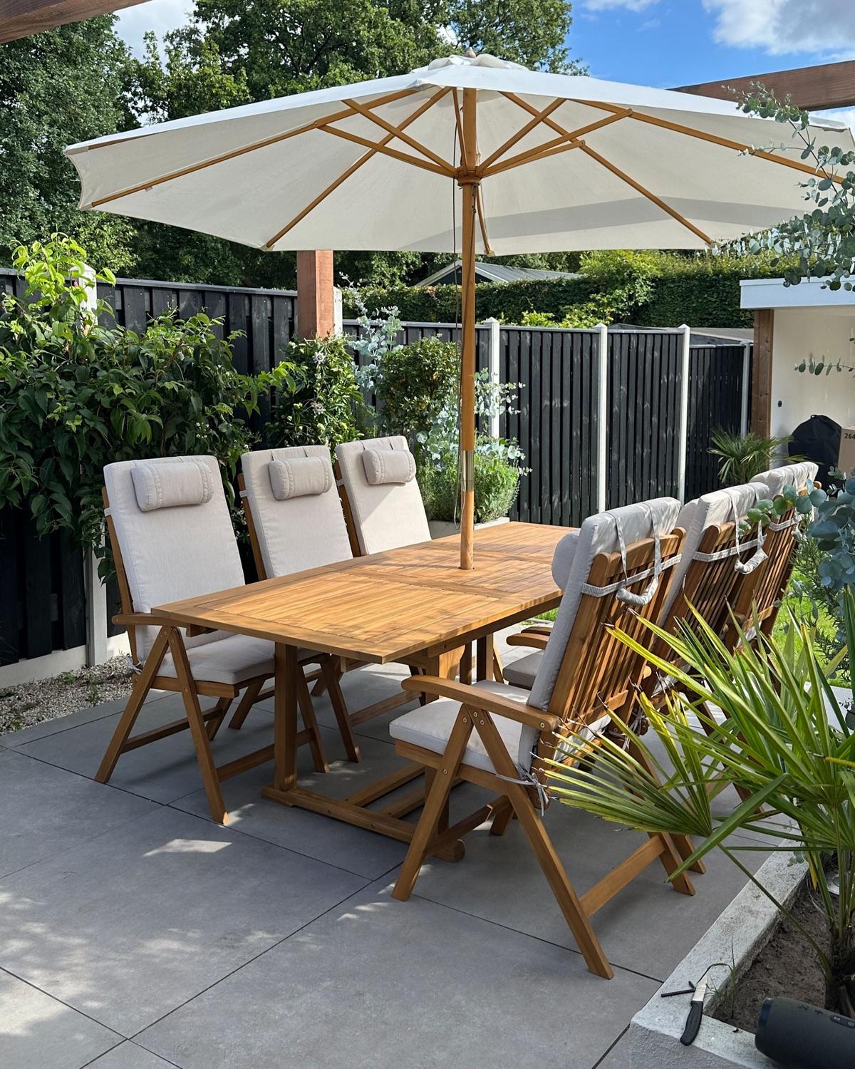 GARTENMÖBEL-SET 6-Sitzer Taupe Akazienholz Java Premium - Hellbraun, Holz - Beliani