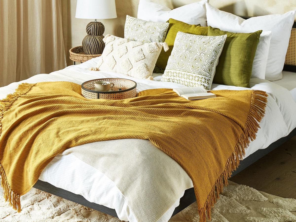 DECKE Senfgelb Yarsa 125/150 cm - Dunkelgelb, Naturmaterialien/Textil (125/150cm) - Beliani