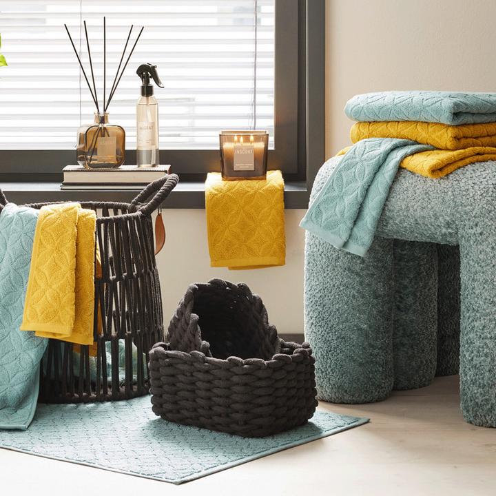 Látványkép a sunny black inspiráció színeiben