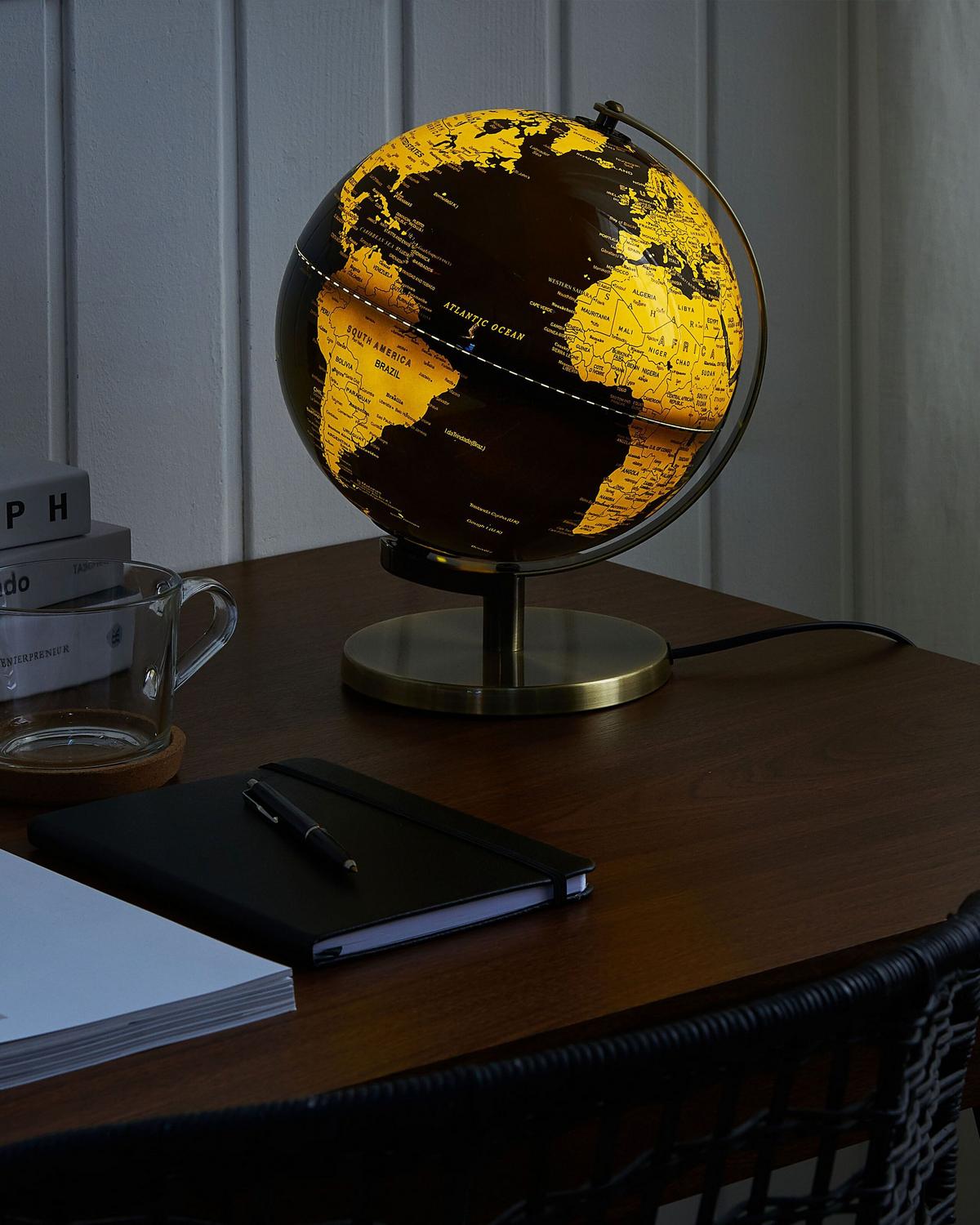 GLOBUS LED Schwarz Magellan - Schwarz/Kupferfarben, Kunststoff (23/32/23cm) - Beliani