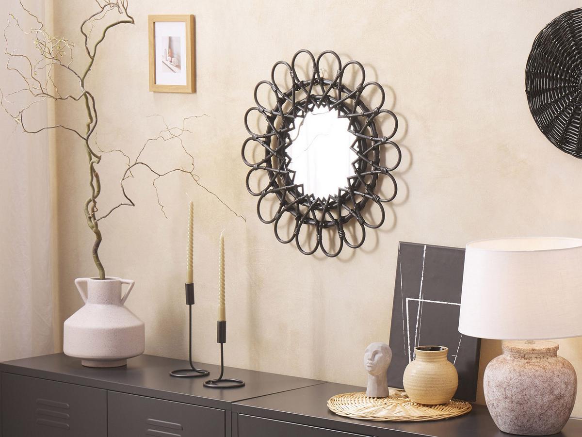 WANDSPIEGEL Rattan schwarz Sonnenform 60 cm Babai - Schwarz, Naturmaterialien (60/60/3cm) - Beliani