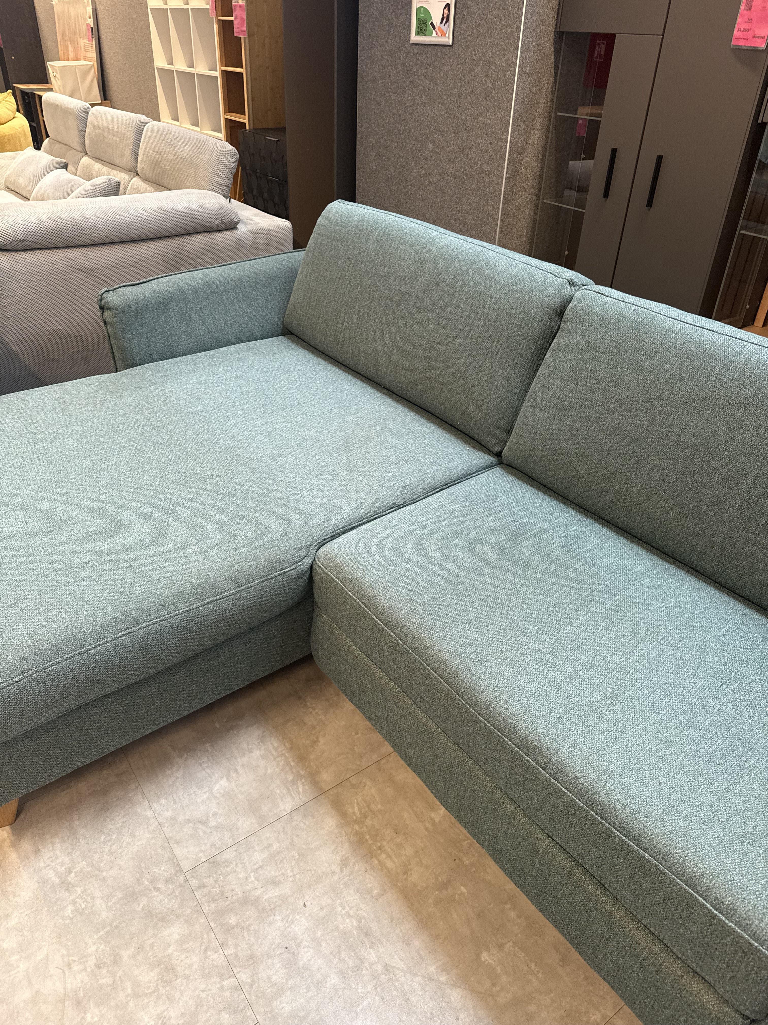 CSEPEL OUTLET SAROKKANAPÉ LEAF