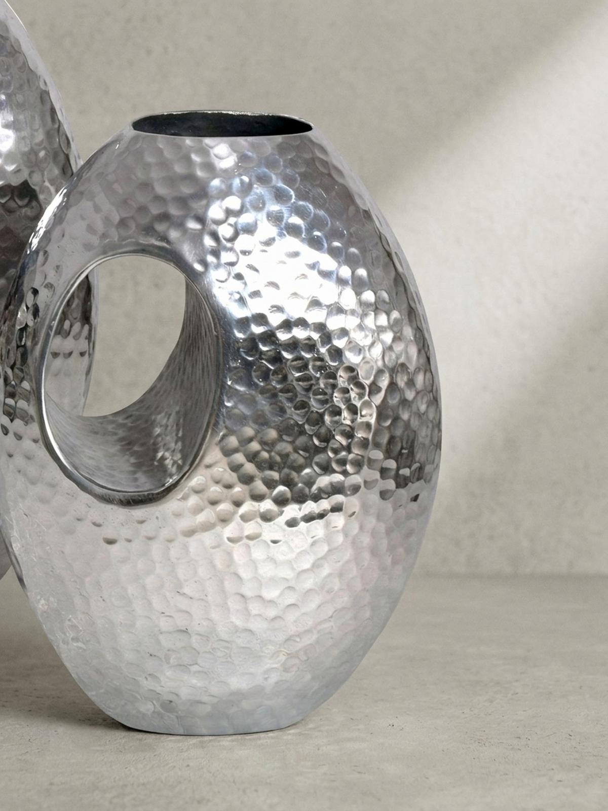 VASE 2er Set Aluminium mit Tragegriff Hammerschlag Modern Handgefertigt, Silbern 29x17x39 cm - Silberfarben, Metall (39cm) - KADIMA DESIGN