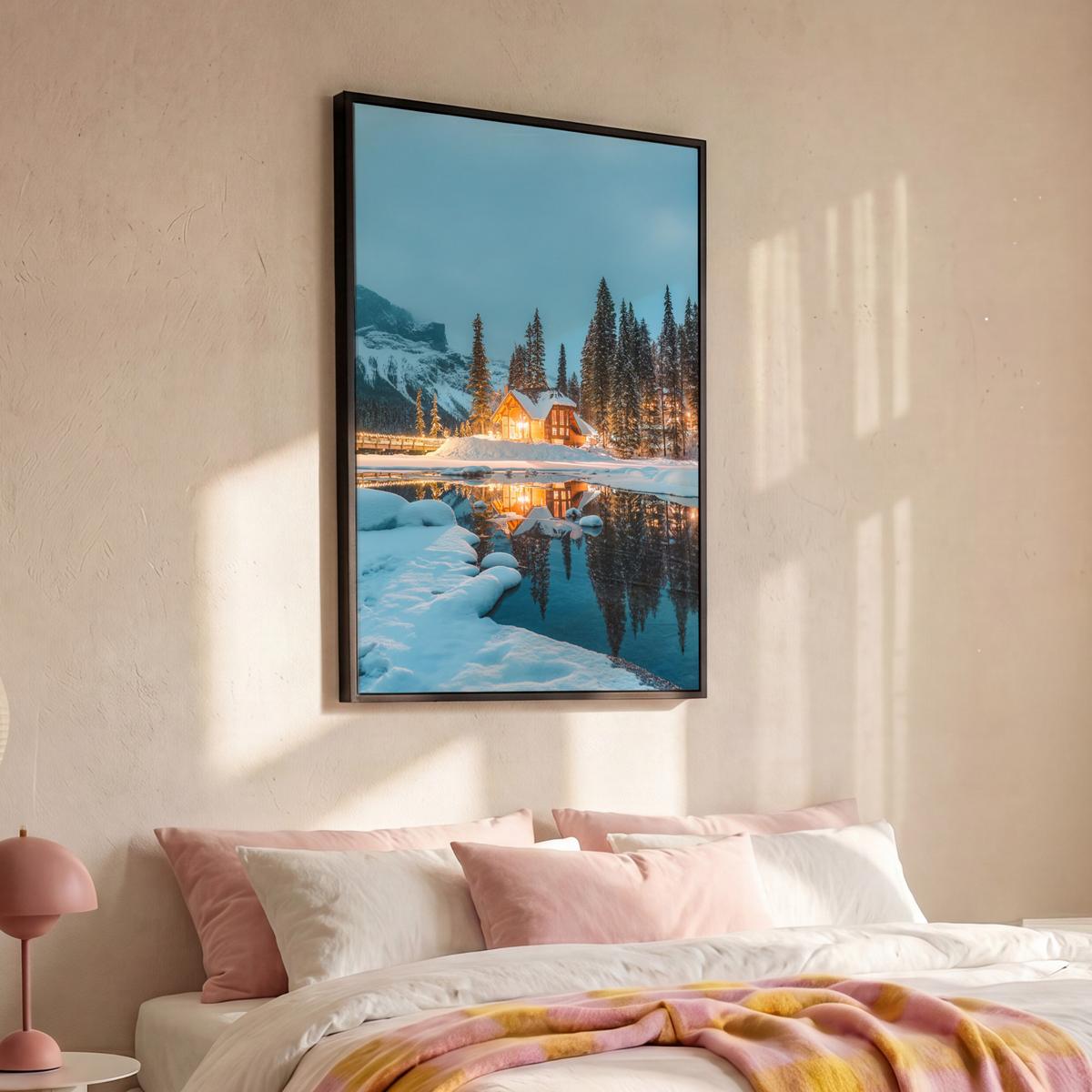 LEINWAND Bilder mit Rahmen - Winterlandschaft - Natur - Haus - Berge - Schnee - 100x150 - Hellblau, Textil (100/150cm) - MuchoWow