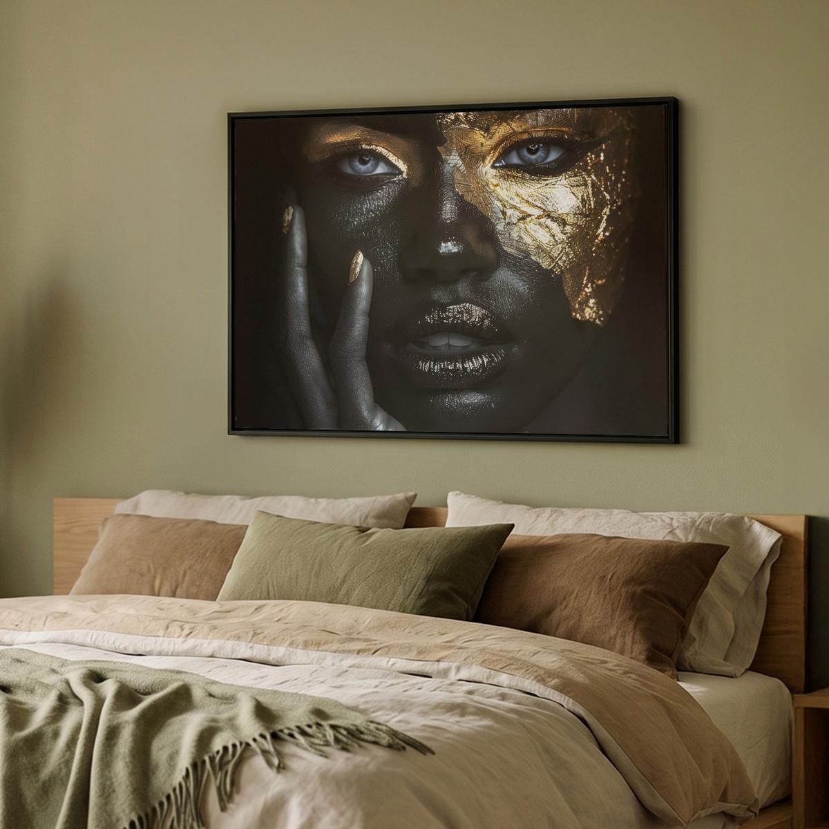 LEINWAND Bilder mit Rahmen - Frau - Gold - Porträt - Schwarz-Weiß - Luxus - 100x70 - Hellblau, Textil (100/70cm) - MuchoWow