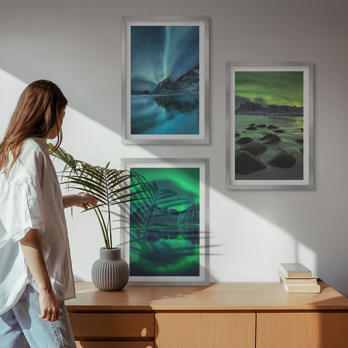 BILDER SET 3er Set - 40x60 cm Silberner Rahmen - Winterlandschaft der Aurora borealis - Silberfarben, Kunststoff (40/60cm) - TULUP