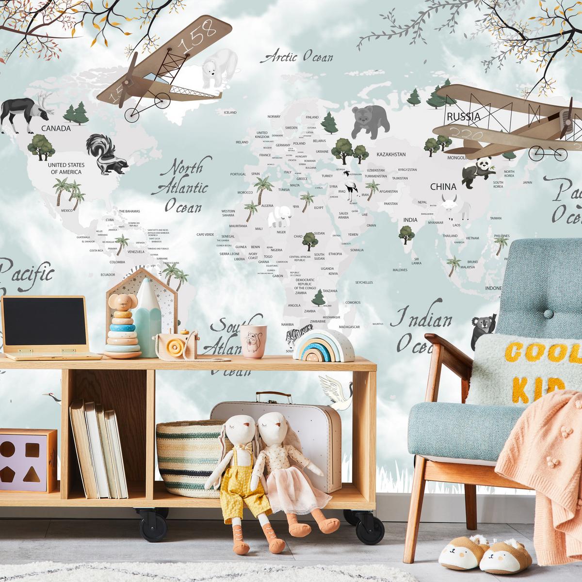 FOTOTAPETE für Kinderzimmer Weltkarte Tiere Flugzeuge Pflanzen 300x210 - Blau/Beige, Papier (300/210cm) - Muralo