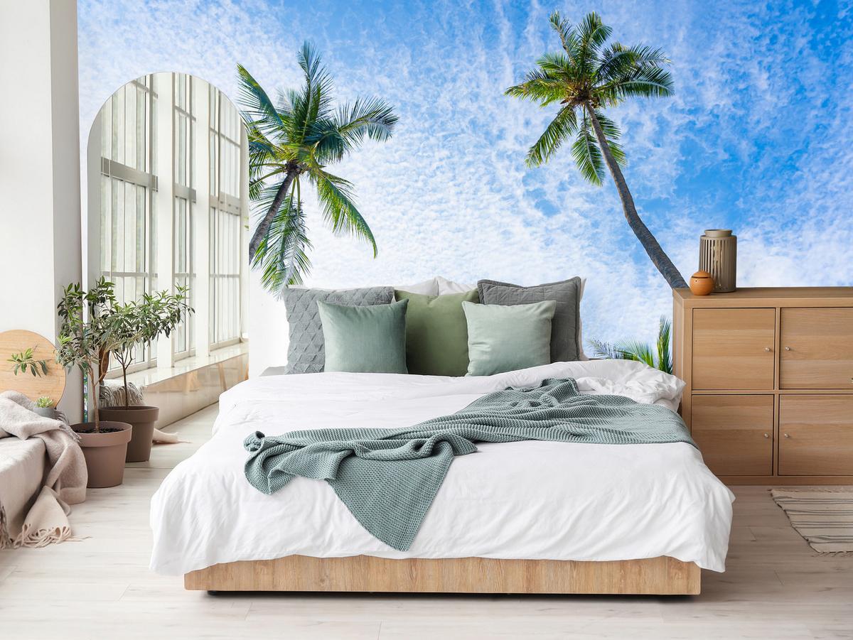 FOTOTAPETE für Badezimmer Palmen Kokos Himmel Untenblick 350x256 - Blau/Weiß, Papier (350/256cm) - Muralo