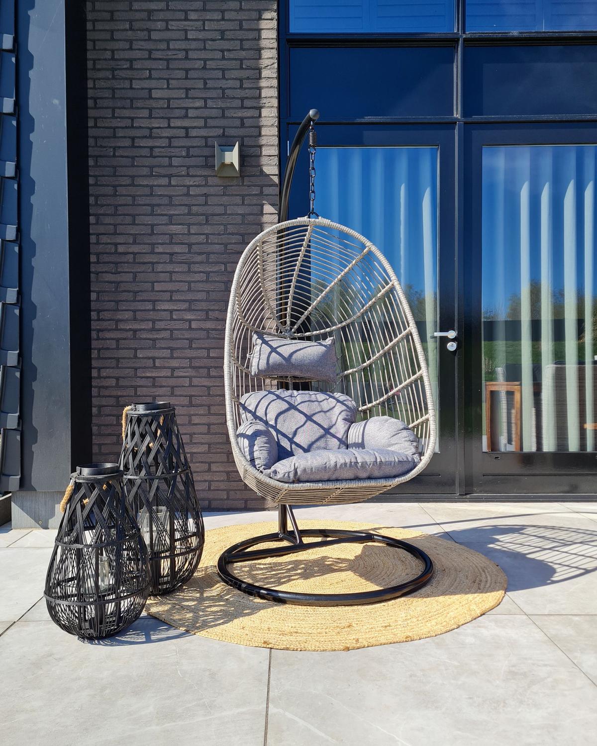 HÄNGESESSEL mit Gestell PE Rattan grau 97 cm Casoli - Grau, Kunststoff (97/199/97cm) - Beliani