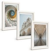 BILDER SET 3er Set - 20x30 cm Weißer Rahmen - Wendeltreppe der Kathedralenfassade - Weiß, Kunststoff (20/30cm) - TULUP