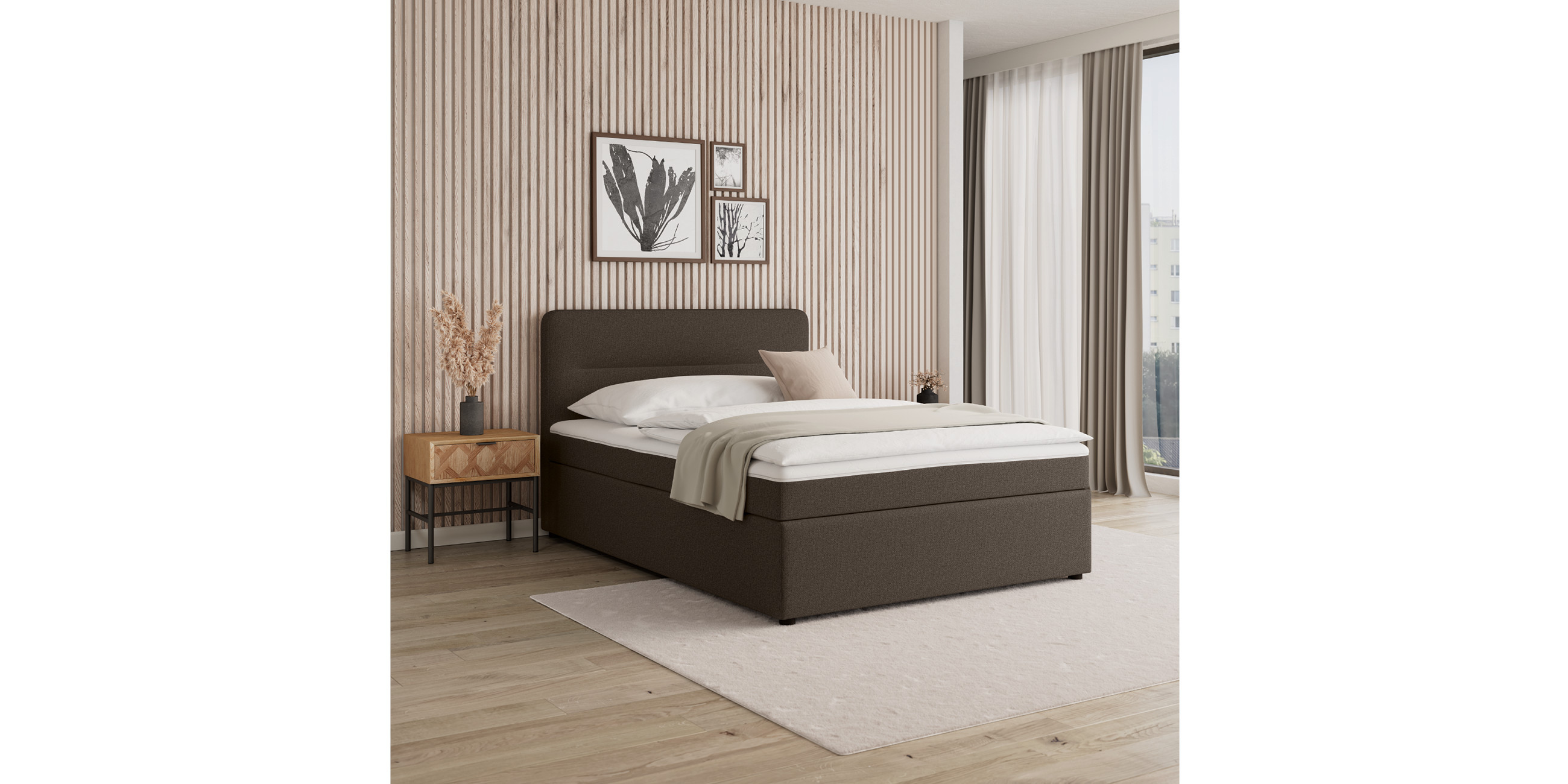 Dunkelbraunes Boxspringbett mit gepolstertem Kopfteil, naturfarbenes Nachtkästchen mit Metallbeinen