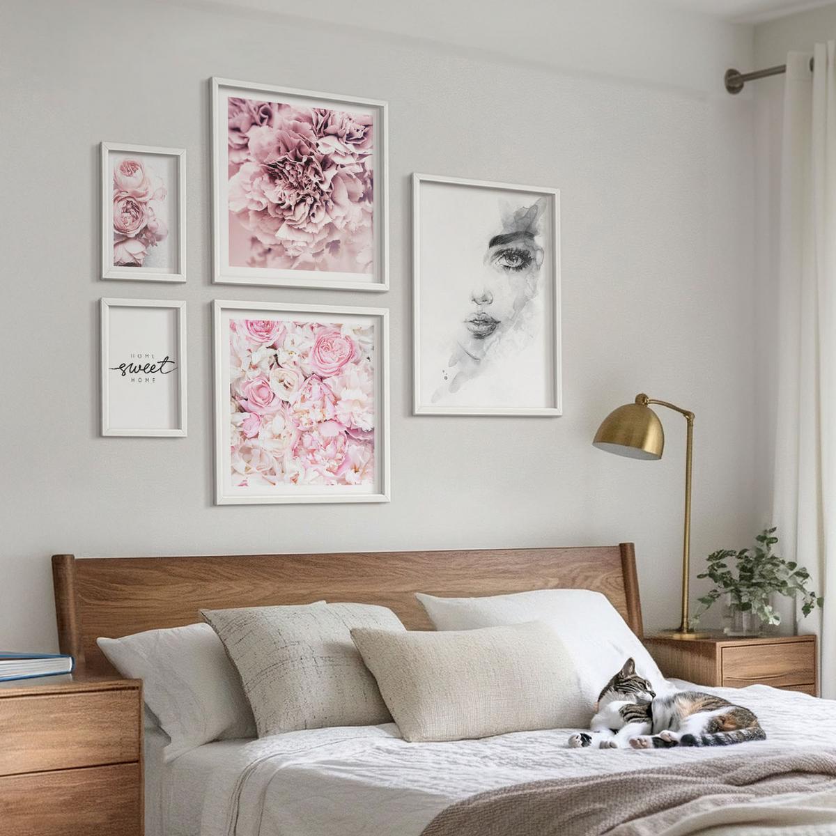 BILDER SET 5er Set - 50x50 cm & 20x30 cm & 40x60 cm Weißer Rahmen - Pfingstrosenporträt einer Frau zu Hause - Weiß, Kunststoff (40/60cm) - TULUP