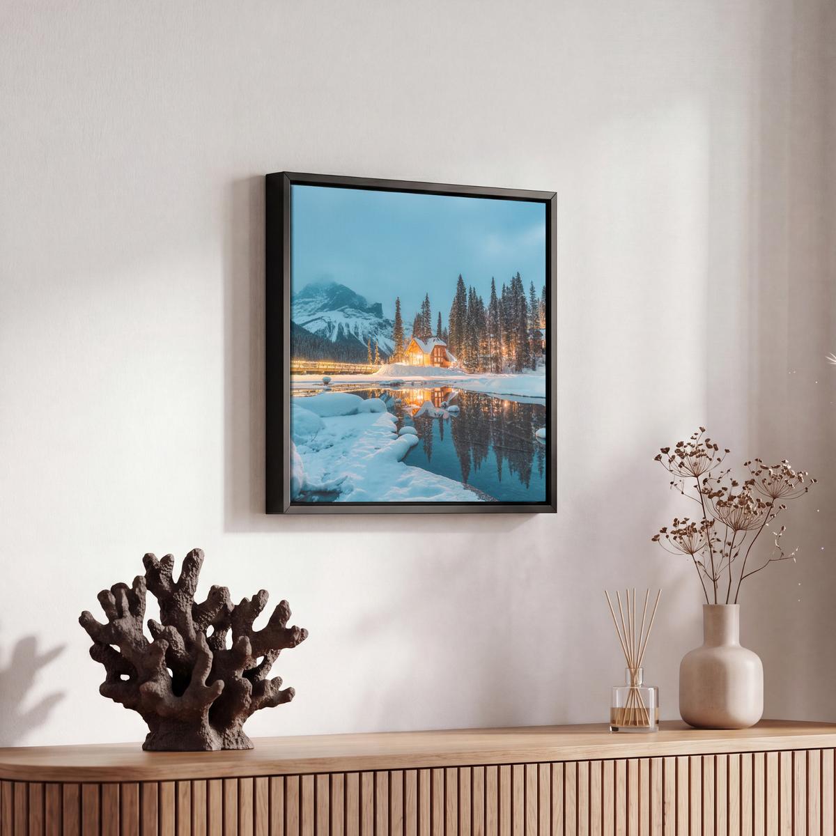 LEINWAND Bilder mit Rahmen - Winterlandschaft - Natur - Haus - Berge - Schnee - 20x20 - Hellblau, Textil (20/20cm) - MuchoWow