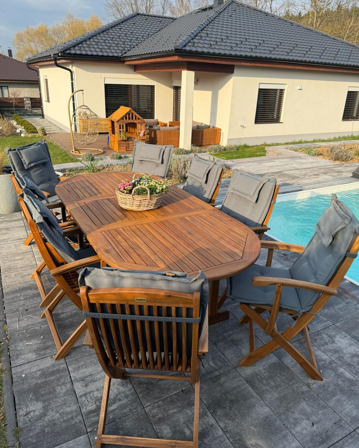 GARTENMÖBEL SET 8-Sitzer Akazienholz hellbraun Auflagen graphit Maui - Hellbraun/Grau, Holz - Beliani