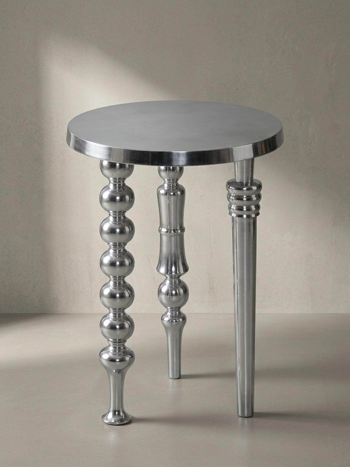 BEISTELLTISCH – Aluminium Silber Dreibein Design 44x44x63 cm - Silberfarben, Metall (44/44/63cm) - KADIMA DESIGN