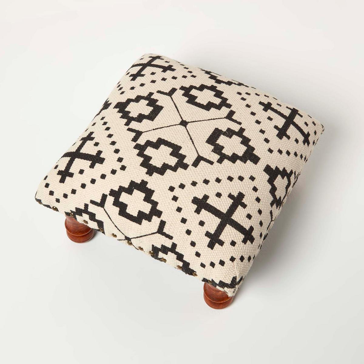 HOCKER Reva mit Holzbeinen, schwarz-creme gemustert, 40/40 cm - Schwarz, Textil (40/25/40cm) - Homescapes