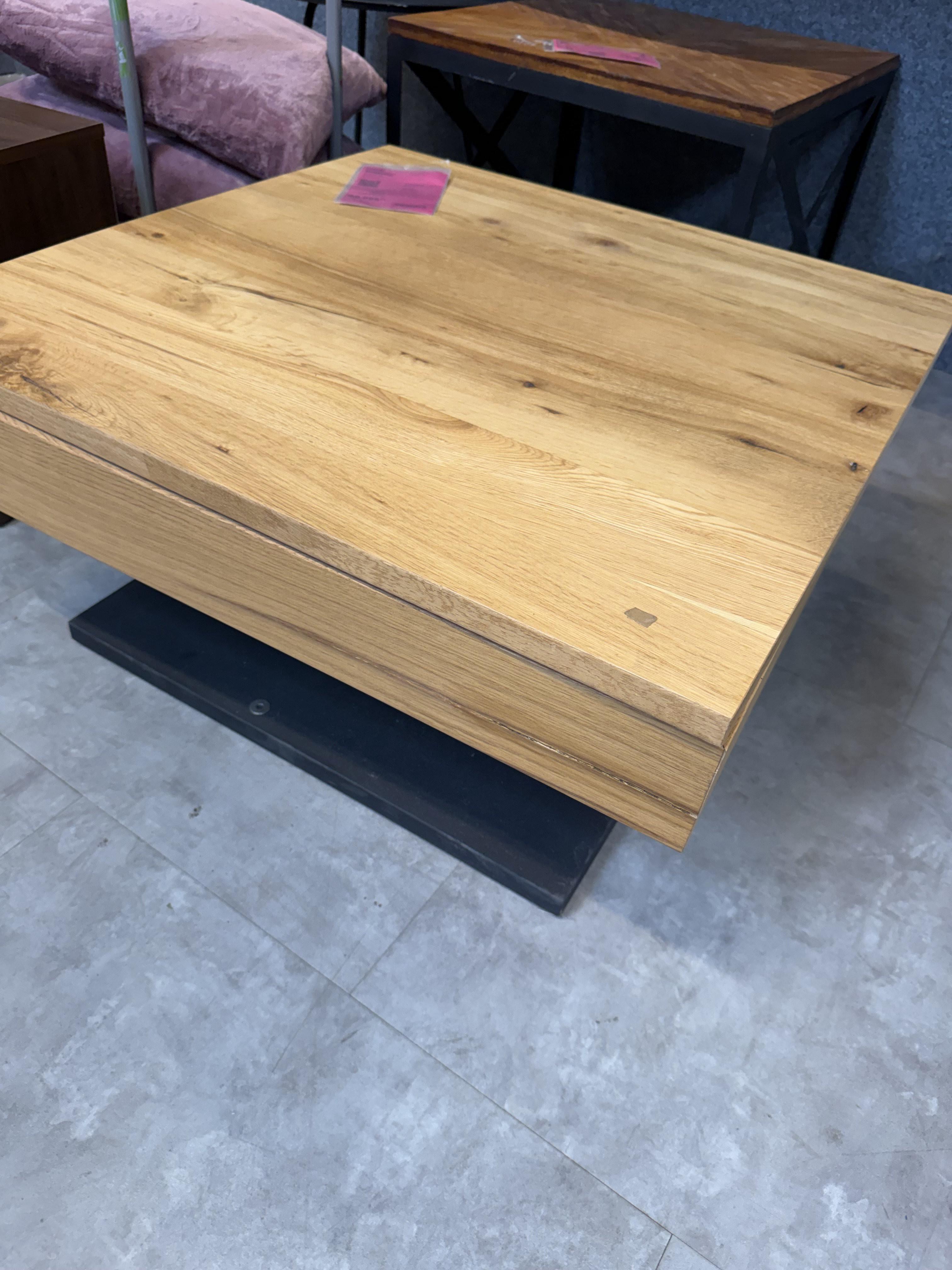 CSEPEL OUTLET DOHÁNYZÓASZTAL MONROVIA