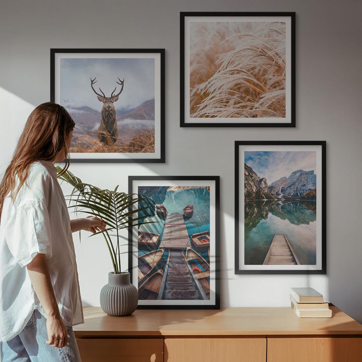 BILDER SET 4er Set - 50x50 cm & 40x60 cm Schwarzer Rahmen - Seeboote Hirsche Berge - Schwarz, Kunststoff (50/50cm) - TULUP