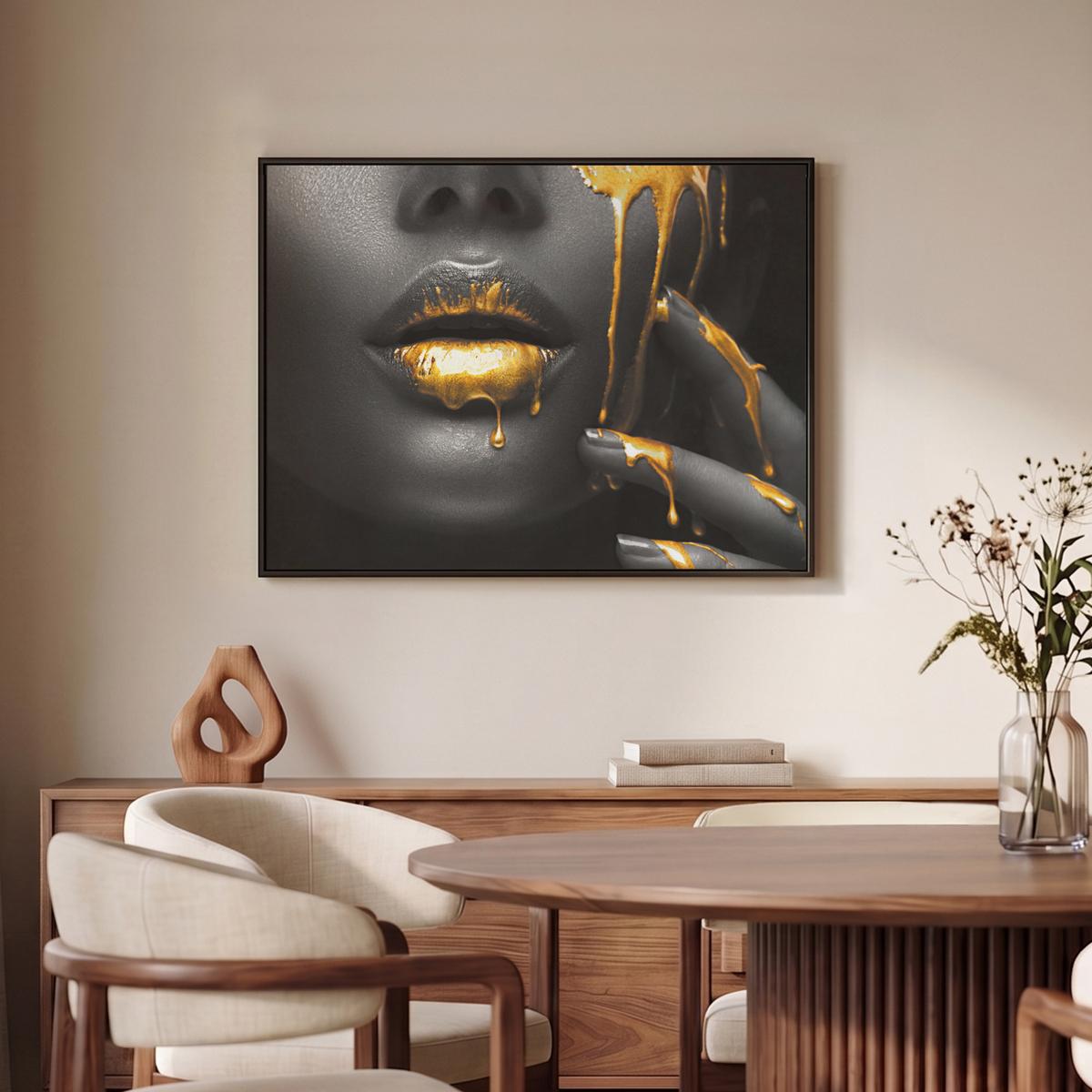 LEINWAND Bilder mit Rahmen - Frau - Schwarz - Gold - Gesicht - Lippen - 80x60 - Goldfarben, Textil (80/60cm) - MuchoWow